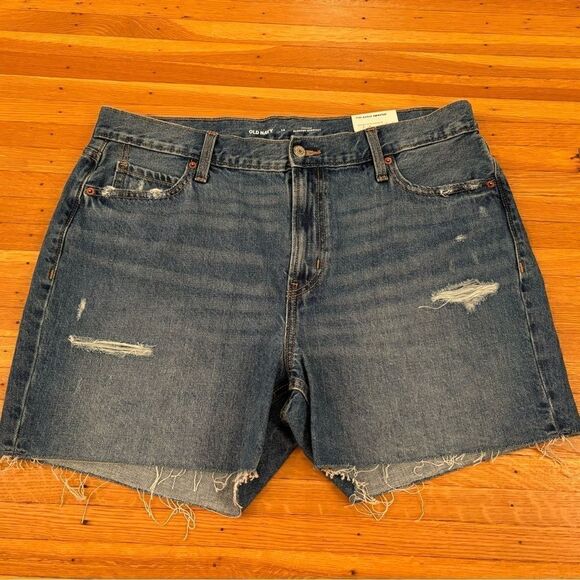 Old Navy Pants - Old Navy High Rise Slouchy Straight 5” inseam blue denim ripped shorts size 14